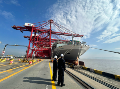 寧波舟山港2024年首批外貿(mào)新能源汽車順利出海，助力綠色貿(mào)易與技術出口